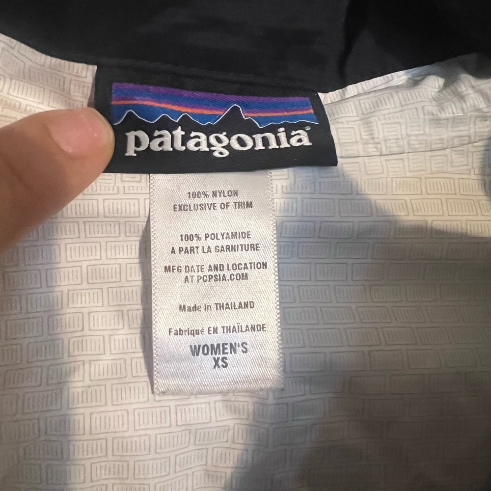 Patagonia Women's XS Jacket - Black and White interior - Picture 4 of 5